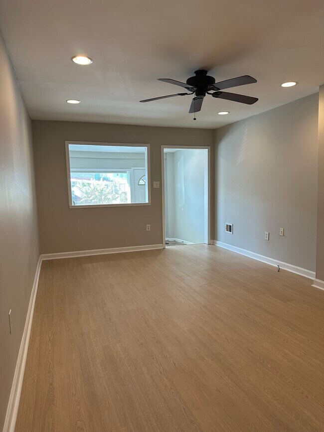 Photo - 10 Richardson Ave