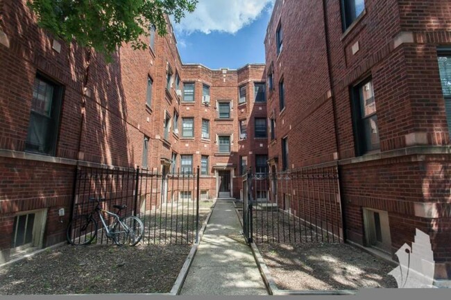 2 bedroom in Chicago IL 60625 - 2 bedroom in Chicago IL 60625 Condo Unit 4725-3