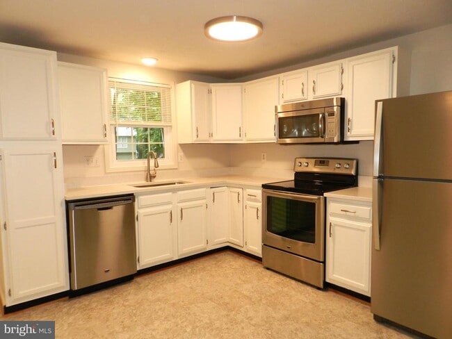 Photo - 10605 Holleybrooke Dr