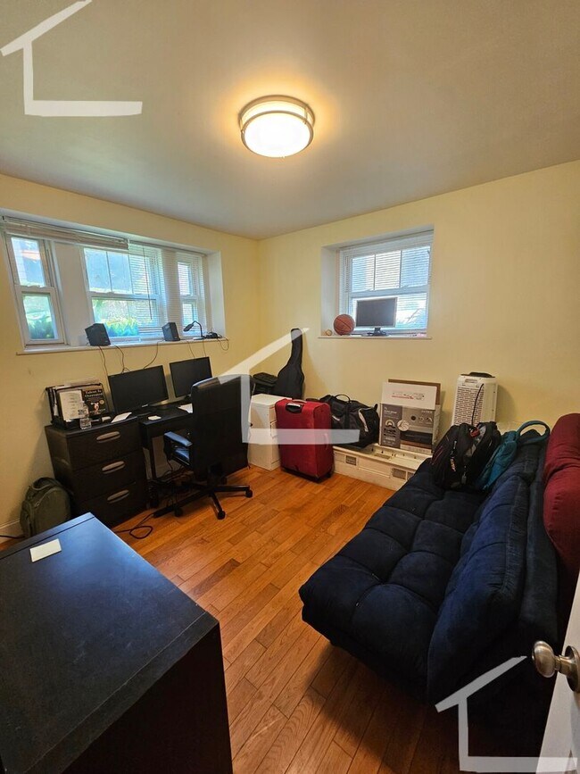 Photo - Two bedroom in Brighton Availalbe 9/1