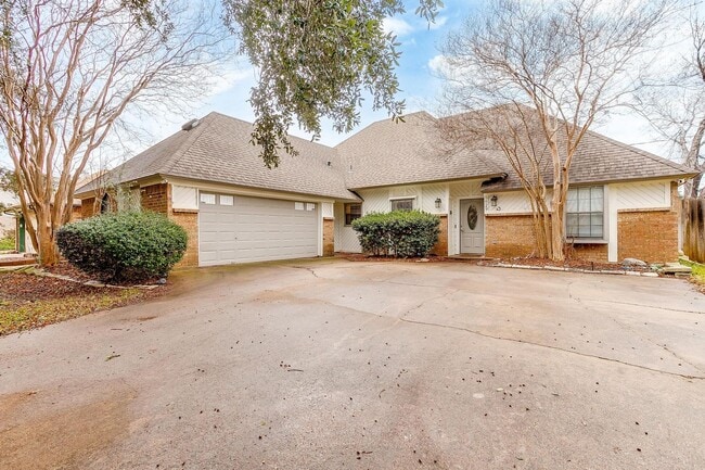 Photo - Beautiful 3 Bed, 2 Bath Home in Well Established Holiday West Neighborhood W /Pool and Pool Servi...