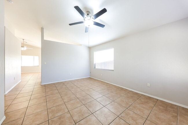 Photo - 2030 E Wahalla Ln