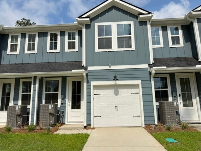 Photo - 3 Bedroom 2.5 Bathroom Townhouse in Windward Village - Summerville