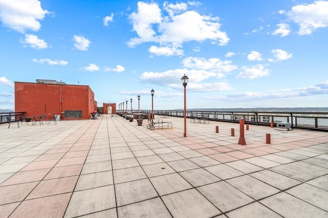 Photo - 801 N Pitt St