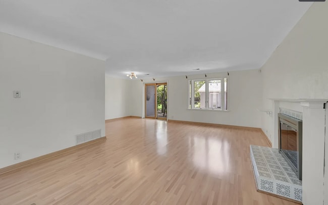 Photo - 4265 Brentwood St