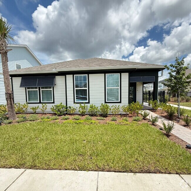 Building Photo - "Spacious 3-Bedroom Home in St. Cloud with...