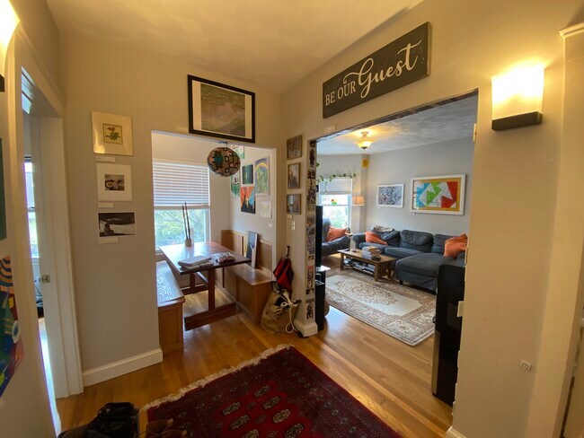 Photo - 1433 Cambridge St Unit 1