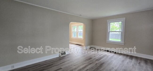 Photo - 702 Archer Ave