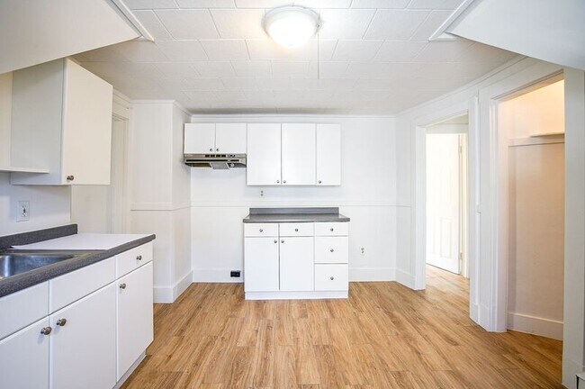 Photo - 83-85-85 Wilmont St