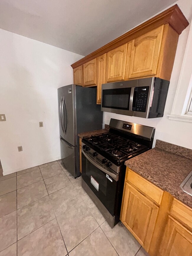 Photo - 636 E 230th St Unidad 1