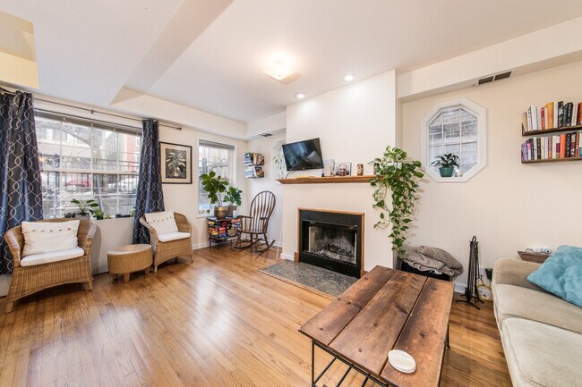 Photo - 1249 N Cleaver St Unidad G