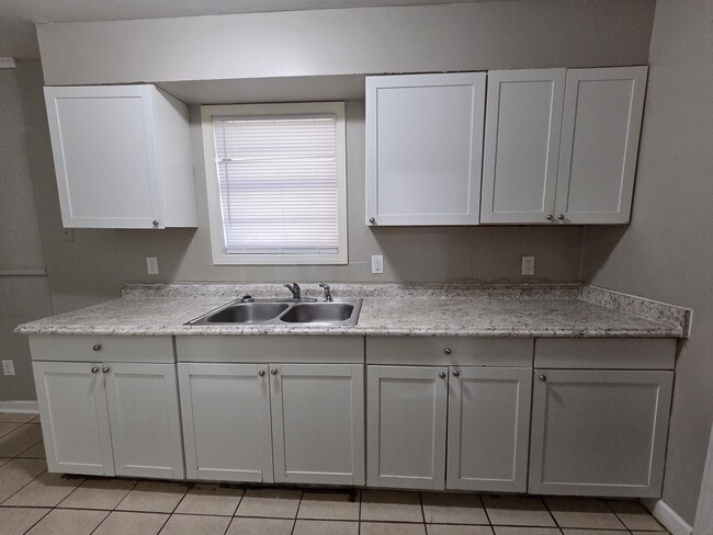 Photo - 3021 Ashwood St