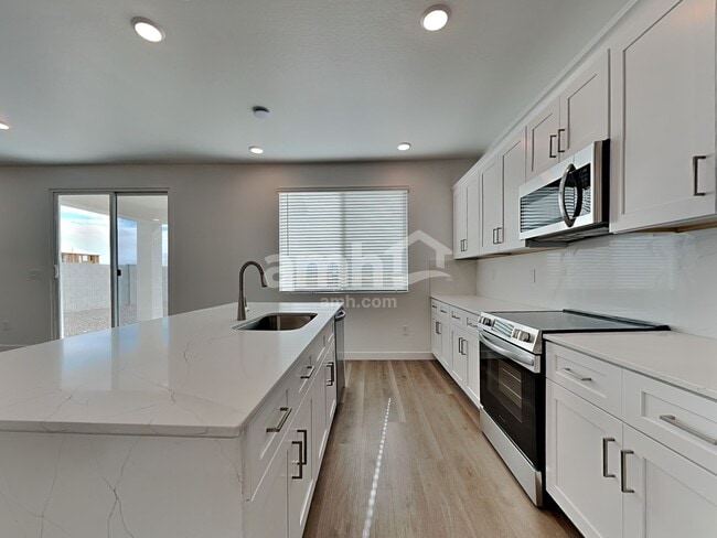 Photo - 9723 W Parkway Dr