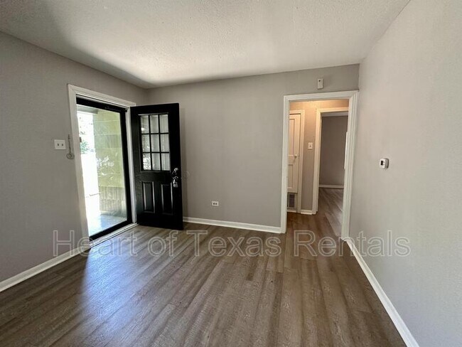 Photo - 1821 Live Oak Ave