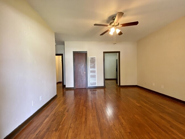 Photo - 126 S Krueger Ave