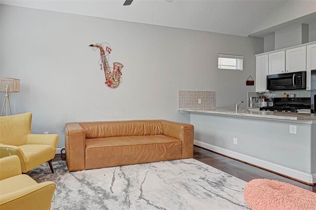 Photo - 5411 Camaguey St