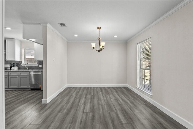 Photo - 15514 Diana Ln