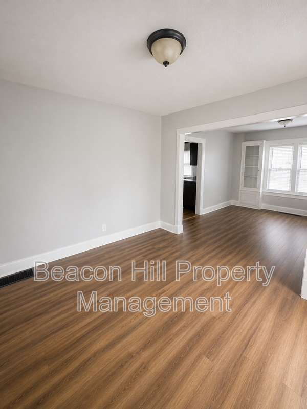 Photo - 12600 Watterson Ave
