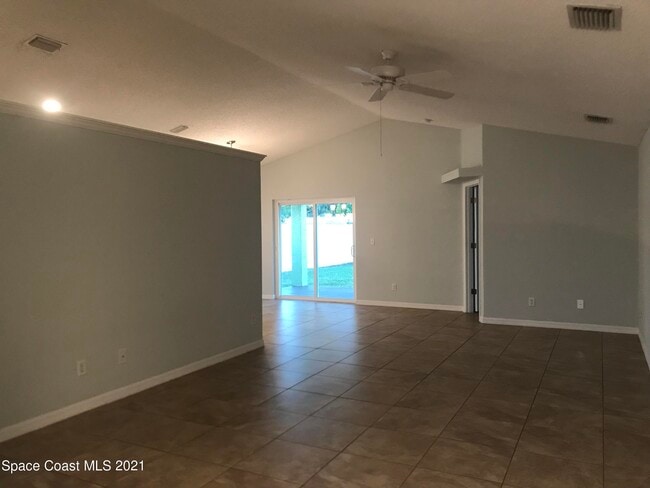 Photo - 3006 Alice St