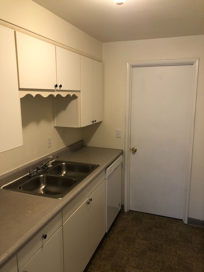 Photo - Three Bedroom Duplex in South Salem Unit 4812