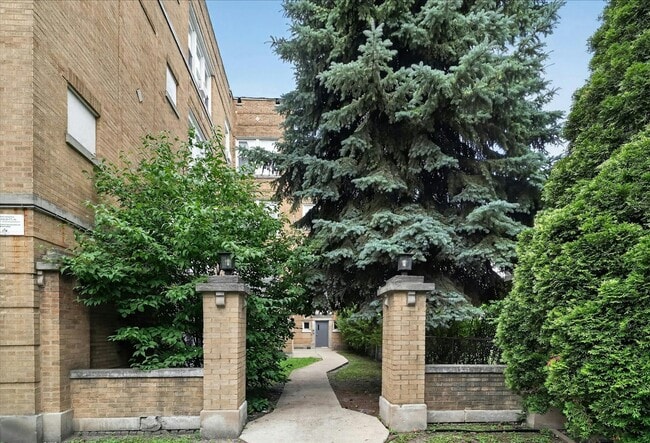 Photo - 1854 S Central Park Ave Unit 1852 - 3E