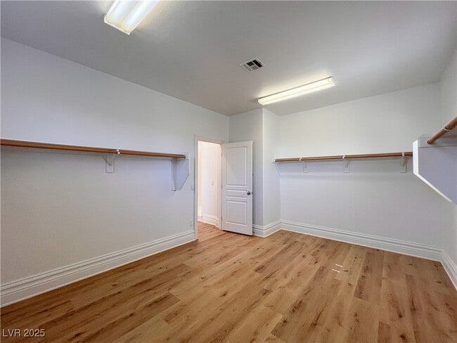 Building Photo - 599 Center Green Dr