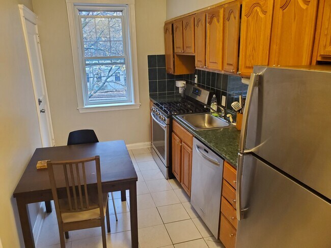Photo - 179 Kent St Unidad 4 Rental