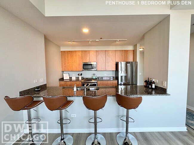 Photo - 720 S Clark St