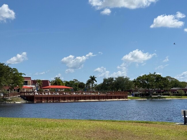 Photo - 734 Nantucket Cir