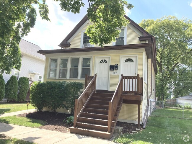 Building Photo - 509 Beloit Ave Rental