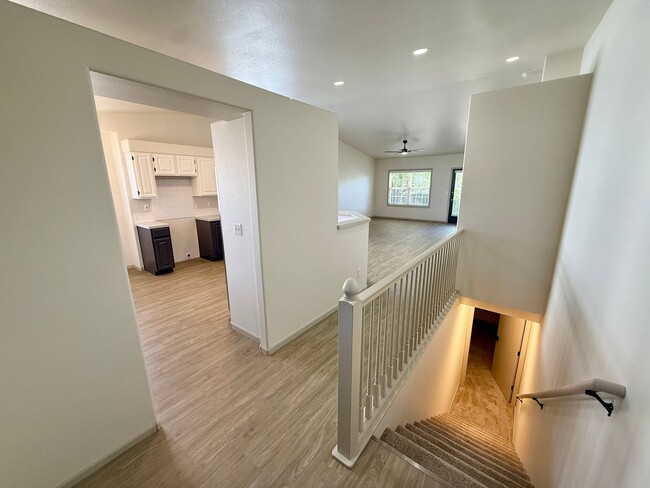 201 Manor Ct