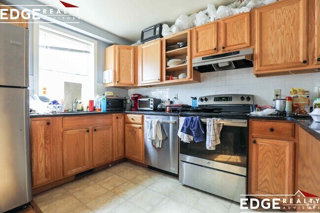 Building Photo - 29 Raymond St Unit 2 Rental