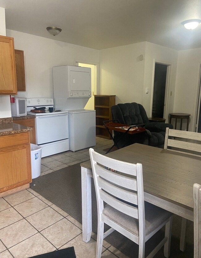 Photo - 920 Broadway St Unit 6