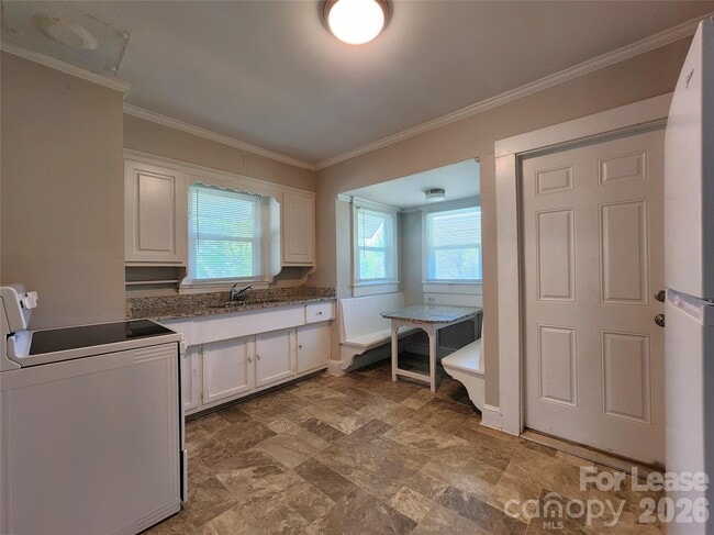 Photo - 12 Woodsdale Pl SE