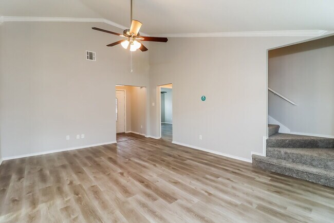 Photo - 2105 Pacino Dr