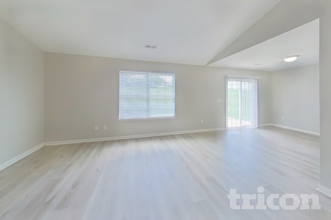 Photo - 257 Waxberry Ct