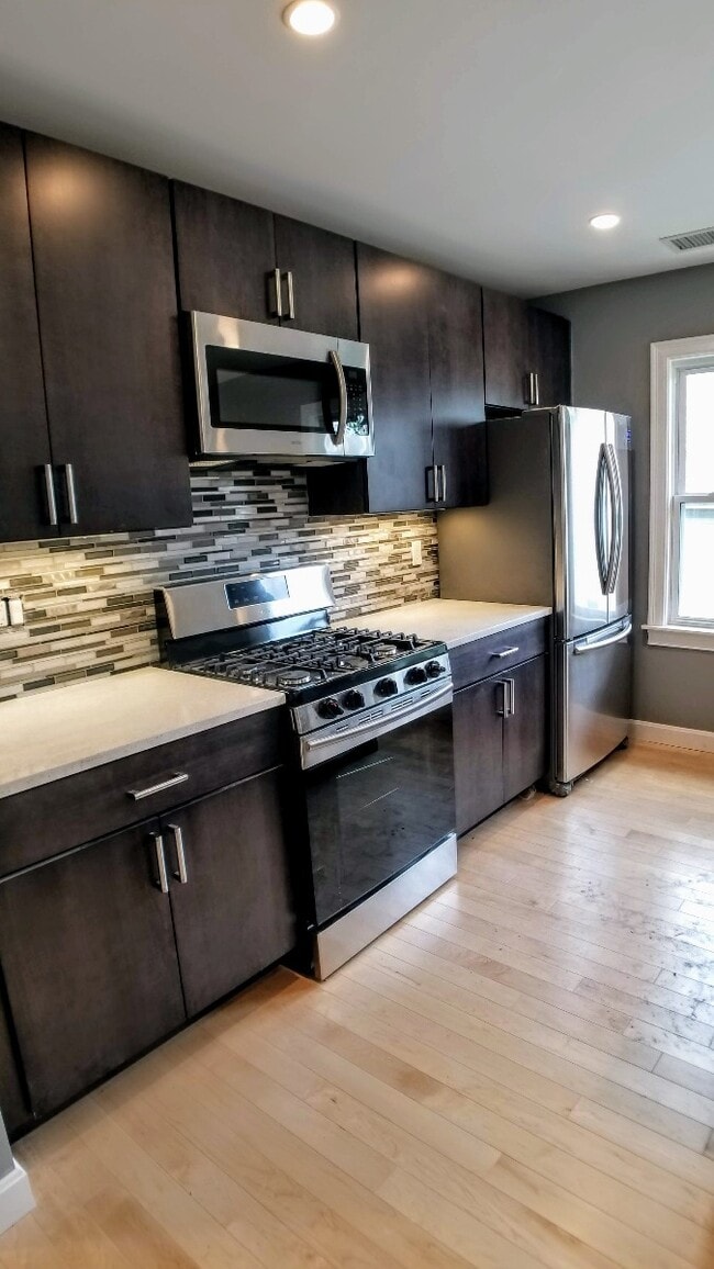 Photo - 33 Thornton St