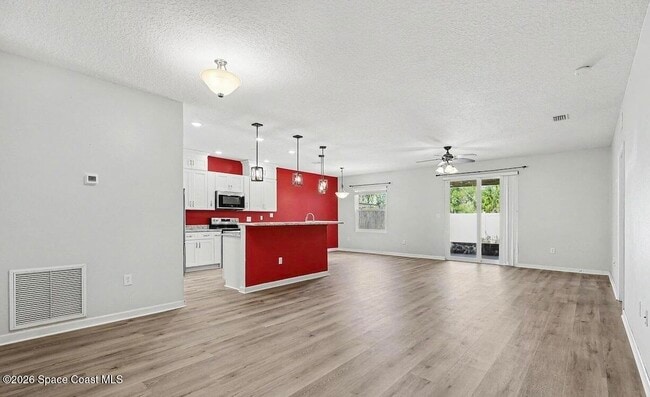 Photo - 802 Marian Ct