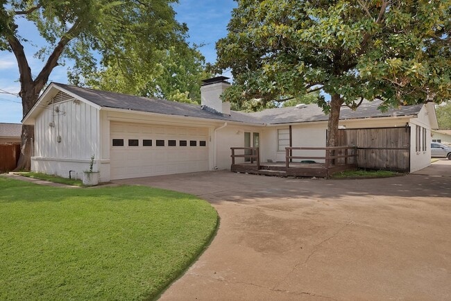 Photo - 715 Terryland Dr