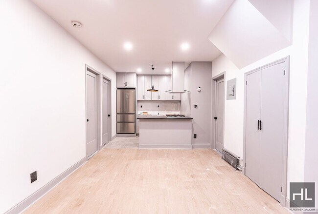 Photo - ESSEX STREET Unit 2R