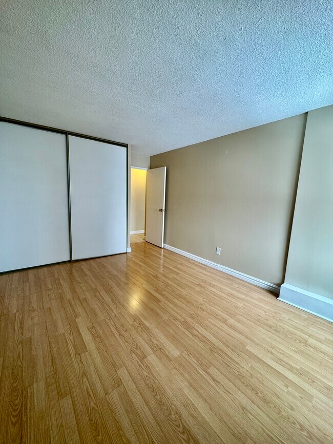 Photo - 1785 Frobisher Ln Unité 1009