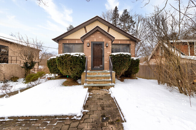 Building Photo - 6 Cedar Rd Unit A Rental