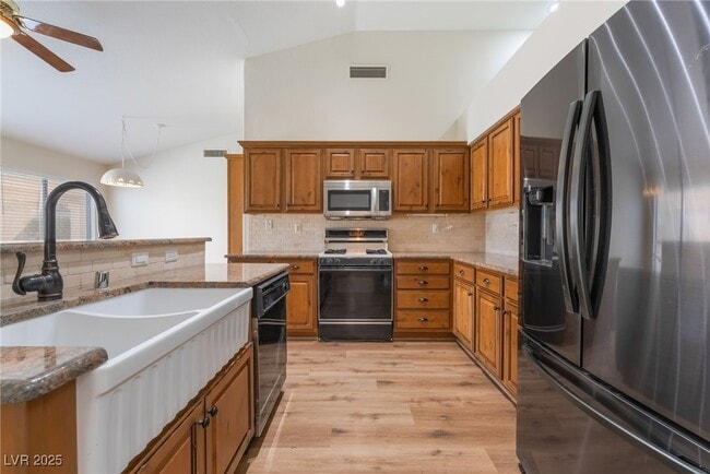 Photo - 8250 Fox Tail Way