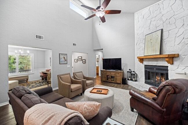 Photo - 507 Nassau Dr