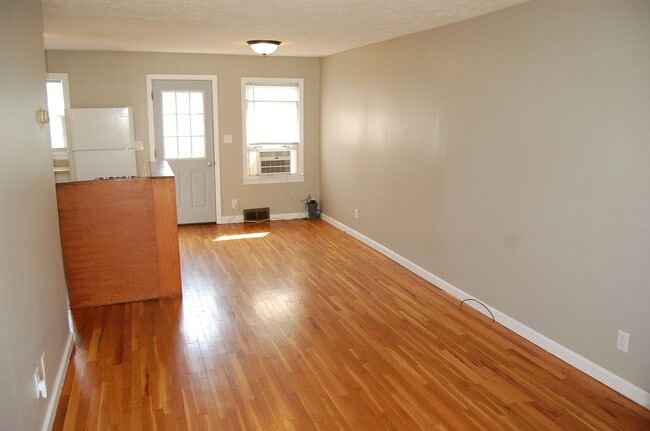2620 Sumner St Unit 2622 Sumner St