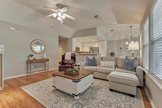 Photo - 87 Woodlily Pl