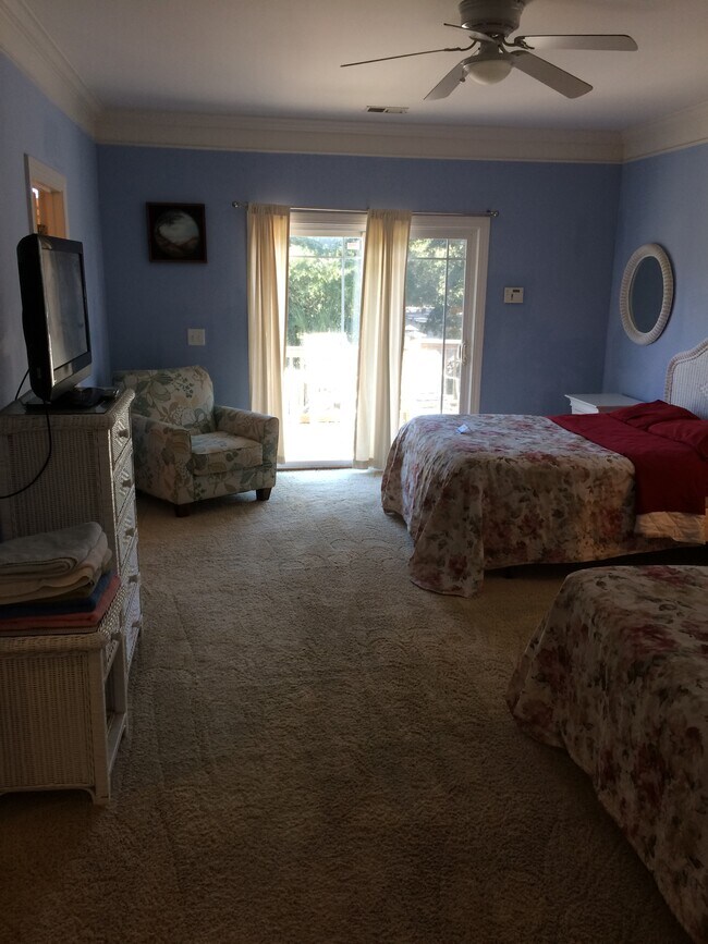 126 Woodland Dr