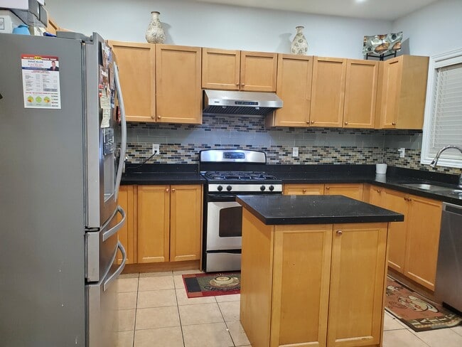 Building Photo - 302 Sunny Meadow Blvd