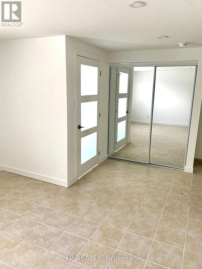 Photo - 2042 Tawney Rd