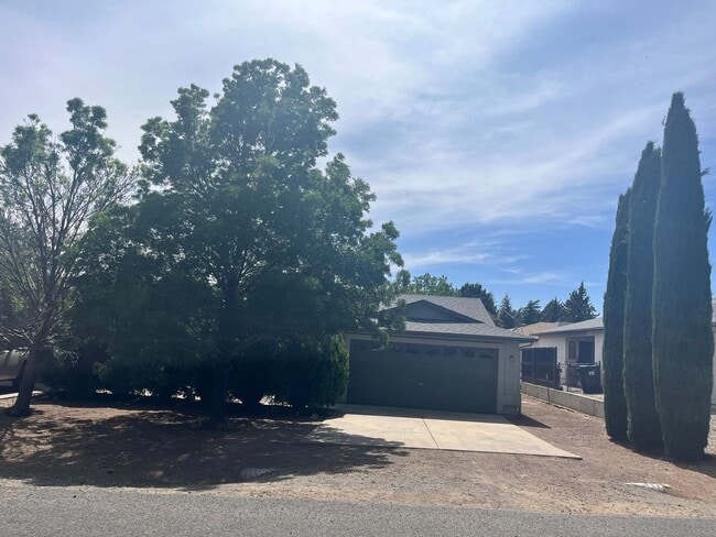 Building Photo - 6260 N Old McDonald Dr Unit 2